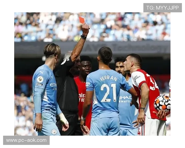 斯图加特球员阿西尼翁手球阻挡必进球，染红送点雪上加霜