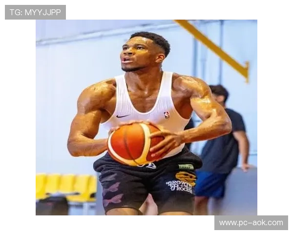 字母哥全明星活动谈亚洲球员建议,强调努力自信与自律 字母哥全明星活动谈亚洲球员建议,强调努力自信与自律